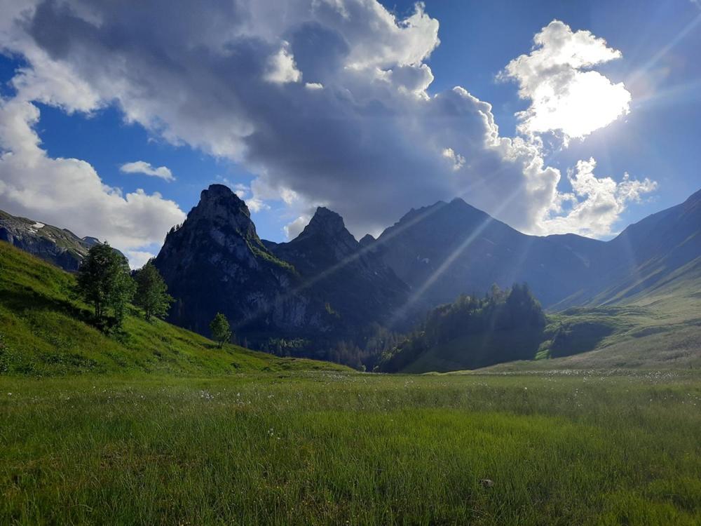 Готель Berggasthaus Gitschenen Isenthal Екстер'єр фото