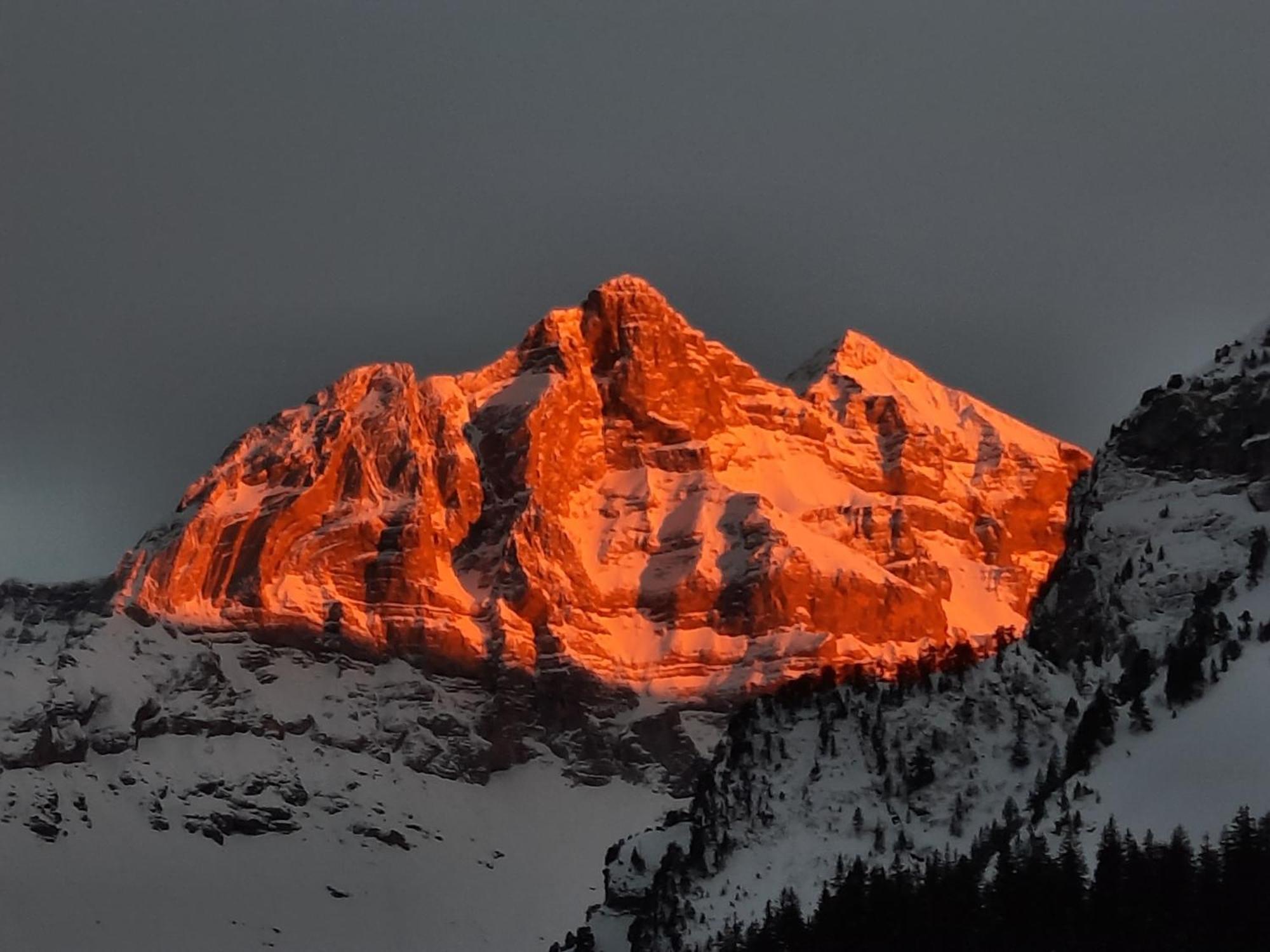 Готель Berggasthaus Gitschenen Isenthal Екстер'єр фото