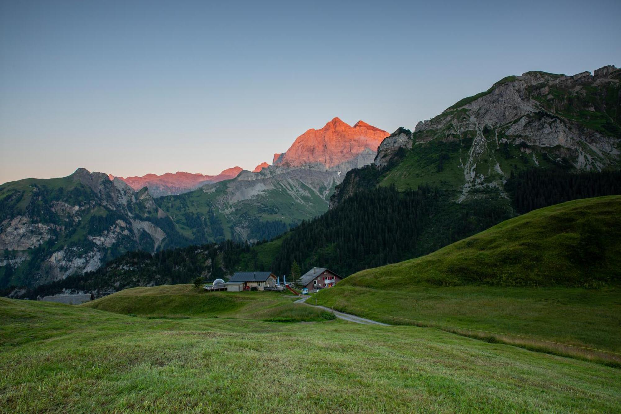 Готель Berggasthaus Gitschenen Isenthal Екстер'єр фото